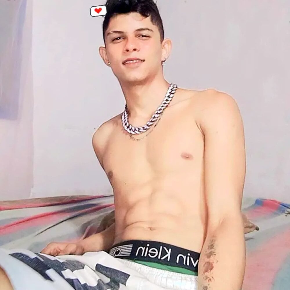 God_Eros_23cm
