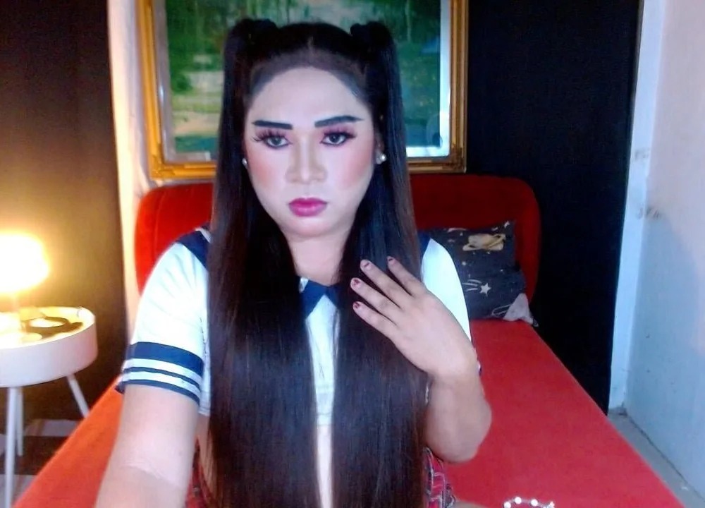 Holly_Cummer