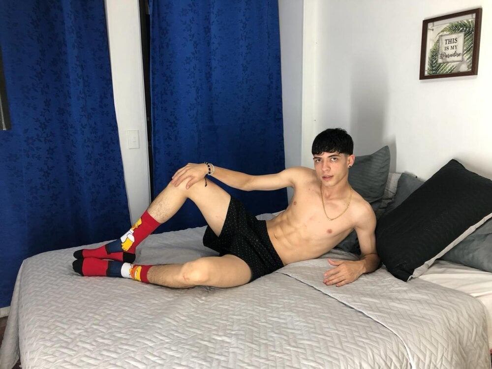 Theo_Levis