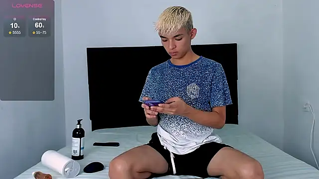 Tonny_twink_