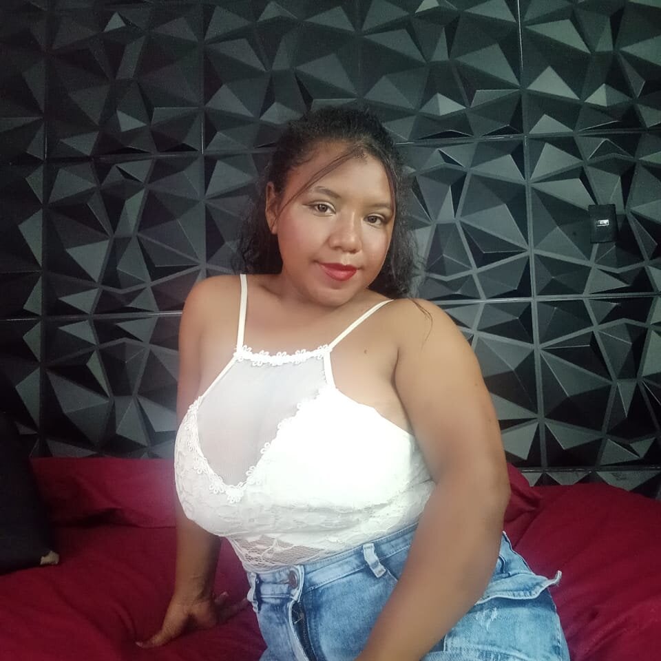 Zaira_Frost